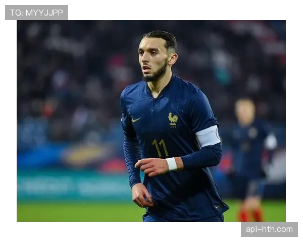 人物特写:雷恩19岁中场古伊里的首次国家队征召之路 人物特写:雷恩19岁中场古伊里的首次国家队征召之路